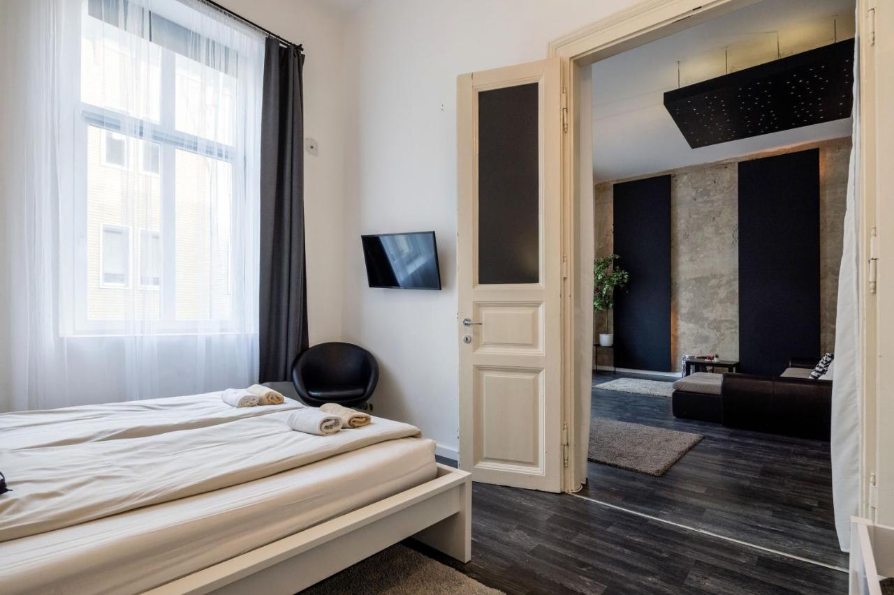 Spacious Apartment Almassy Budapest Exterior photo