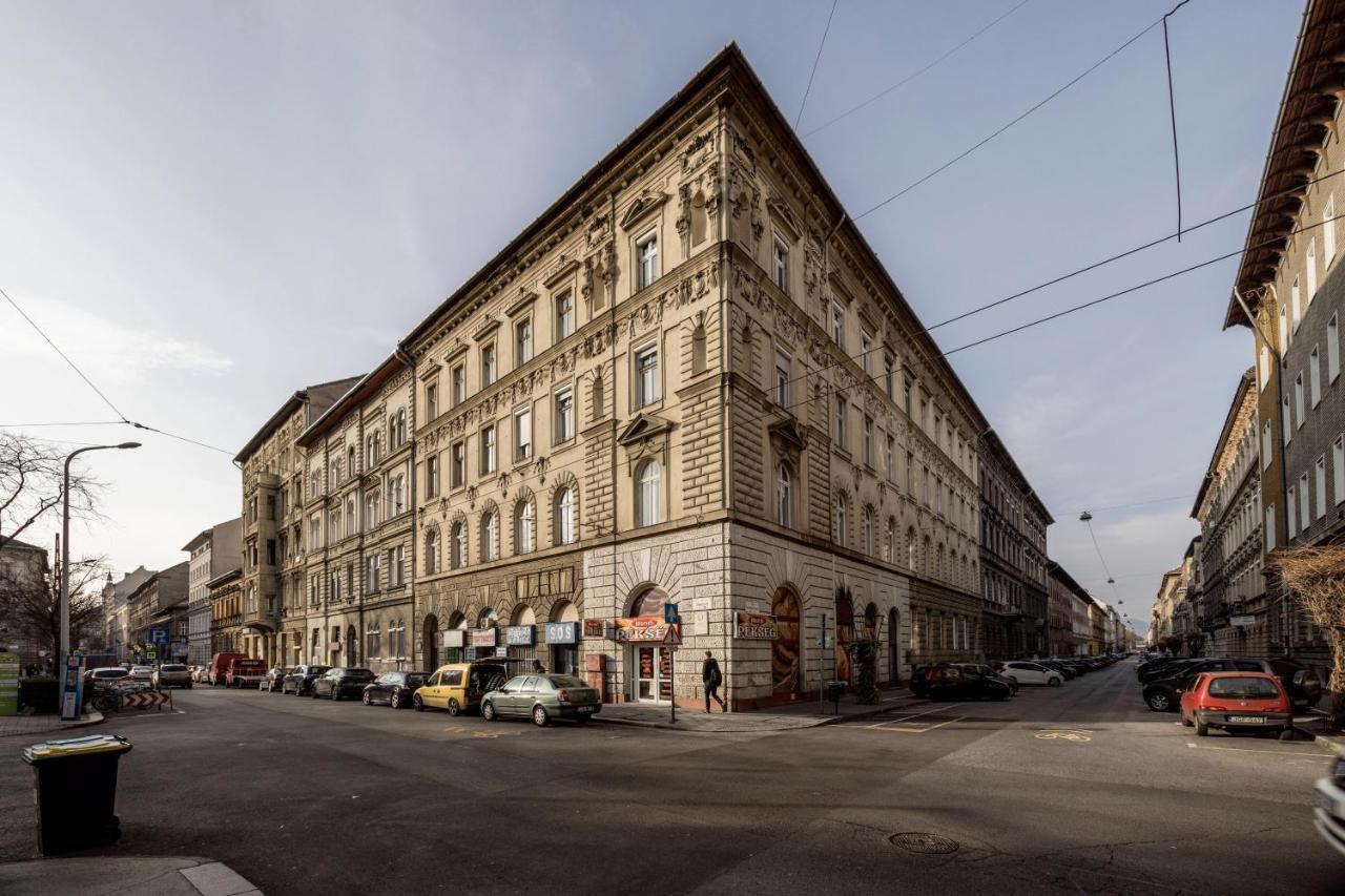 Spacious Apartment Almassy Budapest Exterior photo
